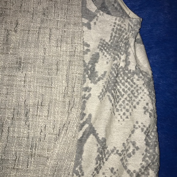 Akemi + Kin Top - Picture 2 of 4