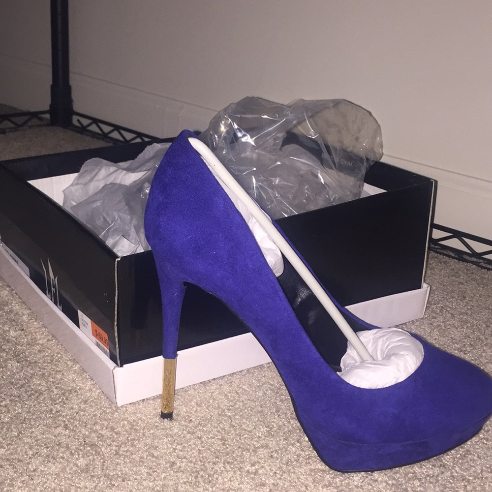 Royal Blue, Gold pointed heel 💙