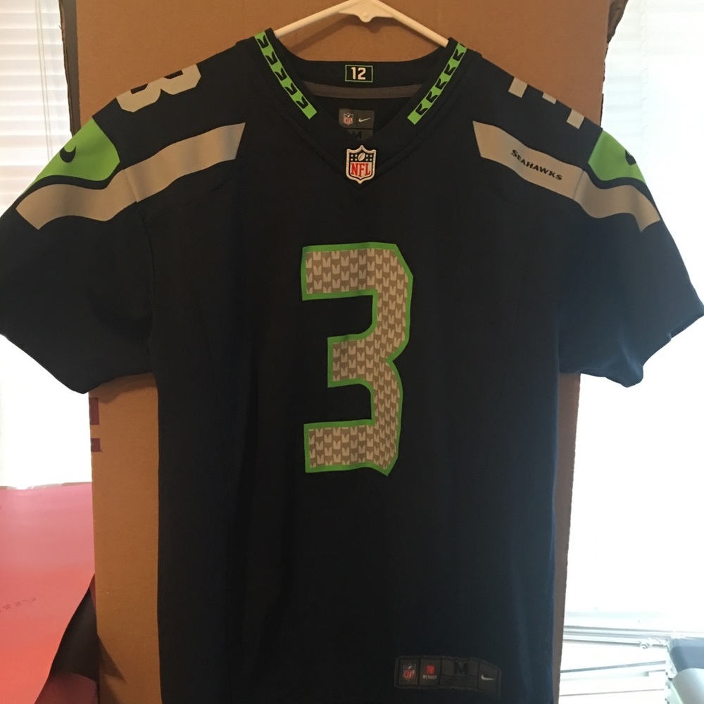 Russel Wilson #3 Seahawks jersey.