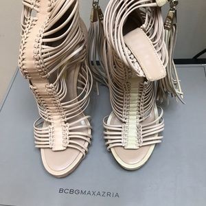 BCBG MA-ELISTA HEEL
