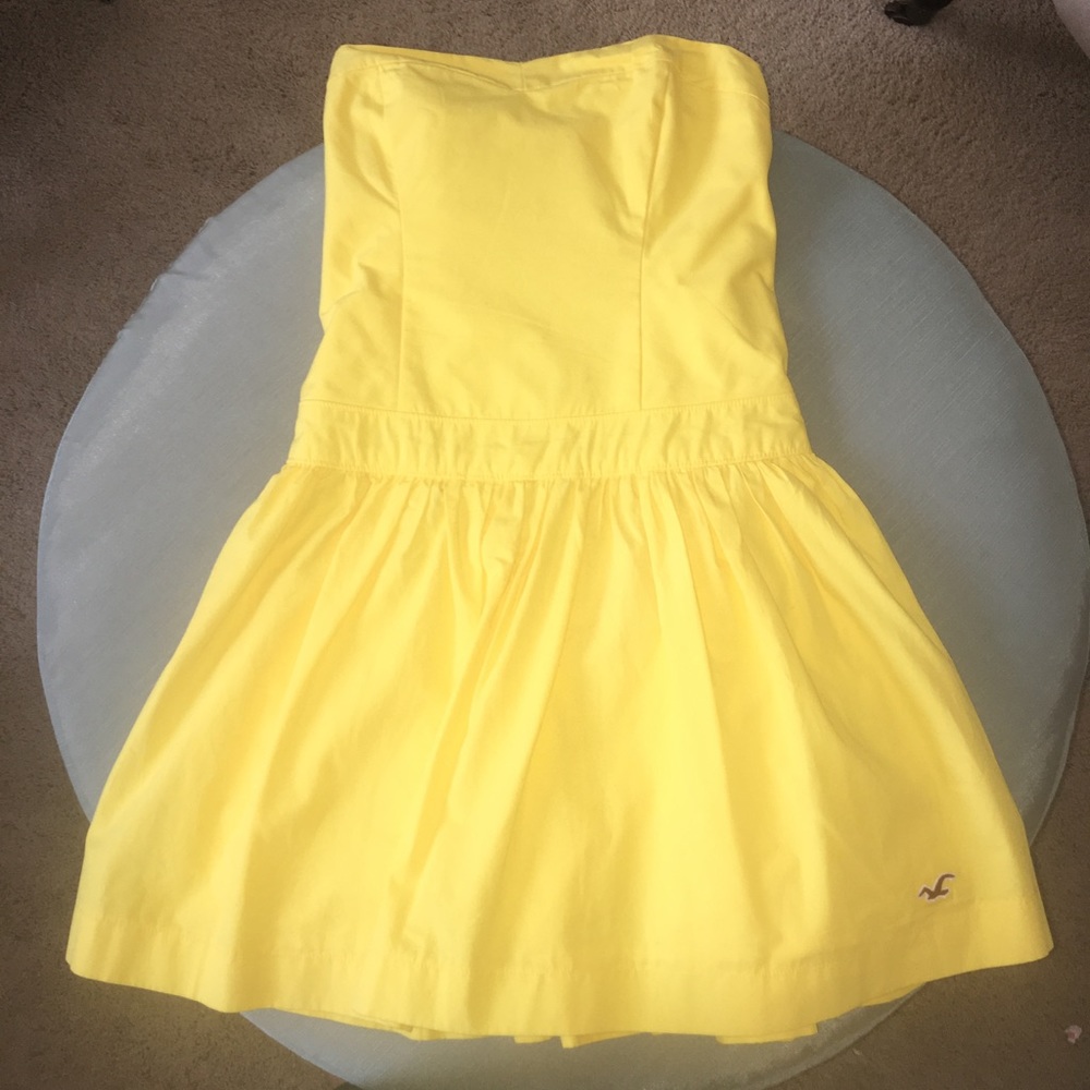💛 Yellow Hollister Dress (never been worn!!)