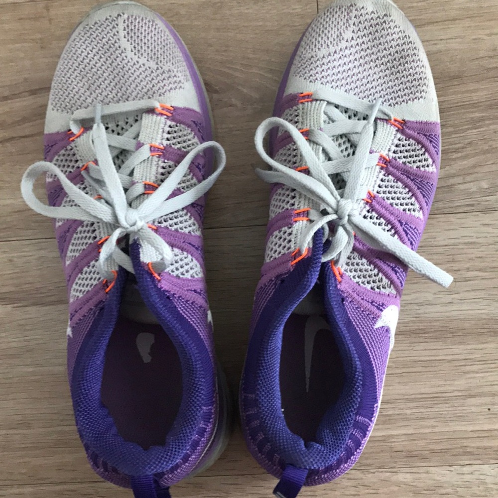 Gently used flyknit lunar 2s.