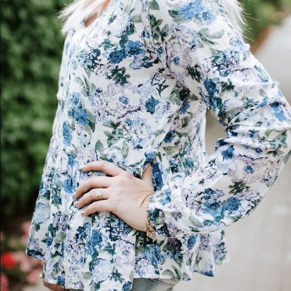 Floral Blouse with Choker Neckline - Picture 2 of 5