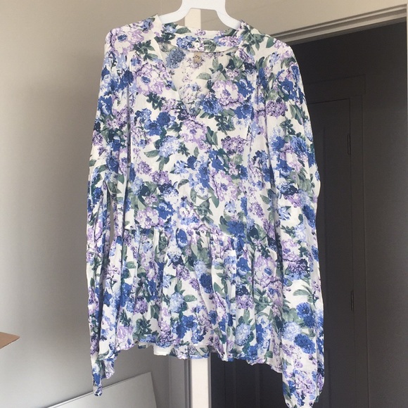 Floral Blouse with Choker Neckline - Picture 5 of 5