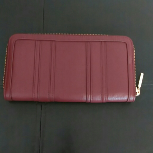 NWT TORY BURCH LANDON CONTINENTAL WALLET BERRY - Picture 3 of 5