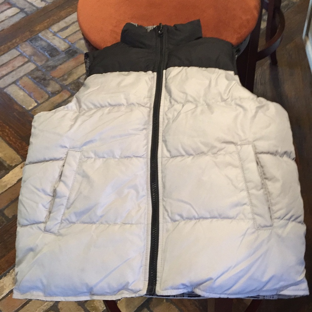 NWOT KIDS PUFFER VEST WITH PLAID INLAY POCKETS