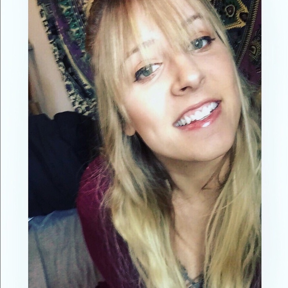 Meet your Posher, Stephanie