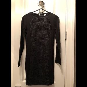 BRAND NEW: Printed long sleeved little black dress