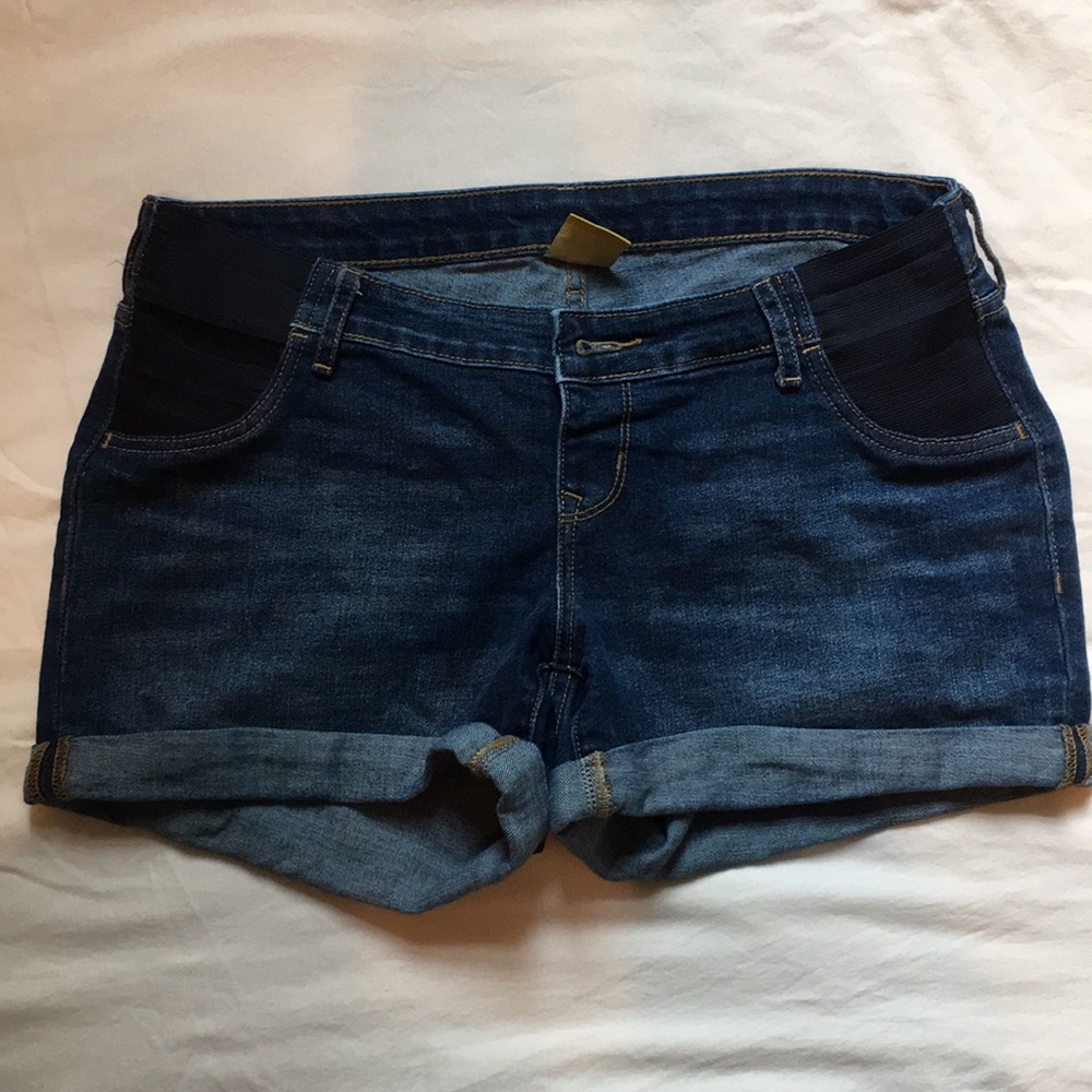 Old Navy maternity shorts