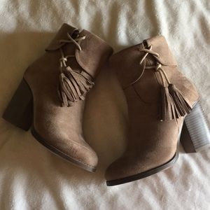 Taupe boots size6. New