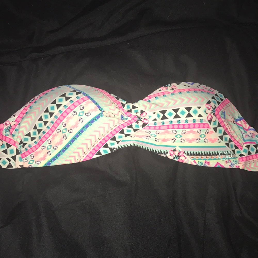 Strapless swimsuit top