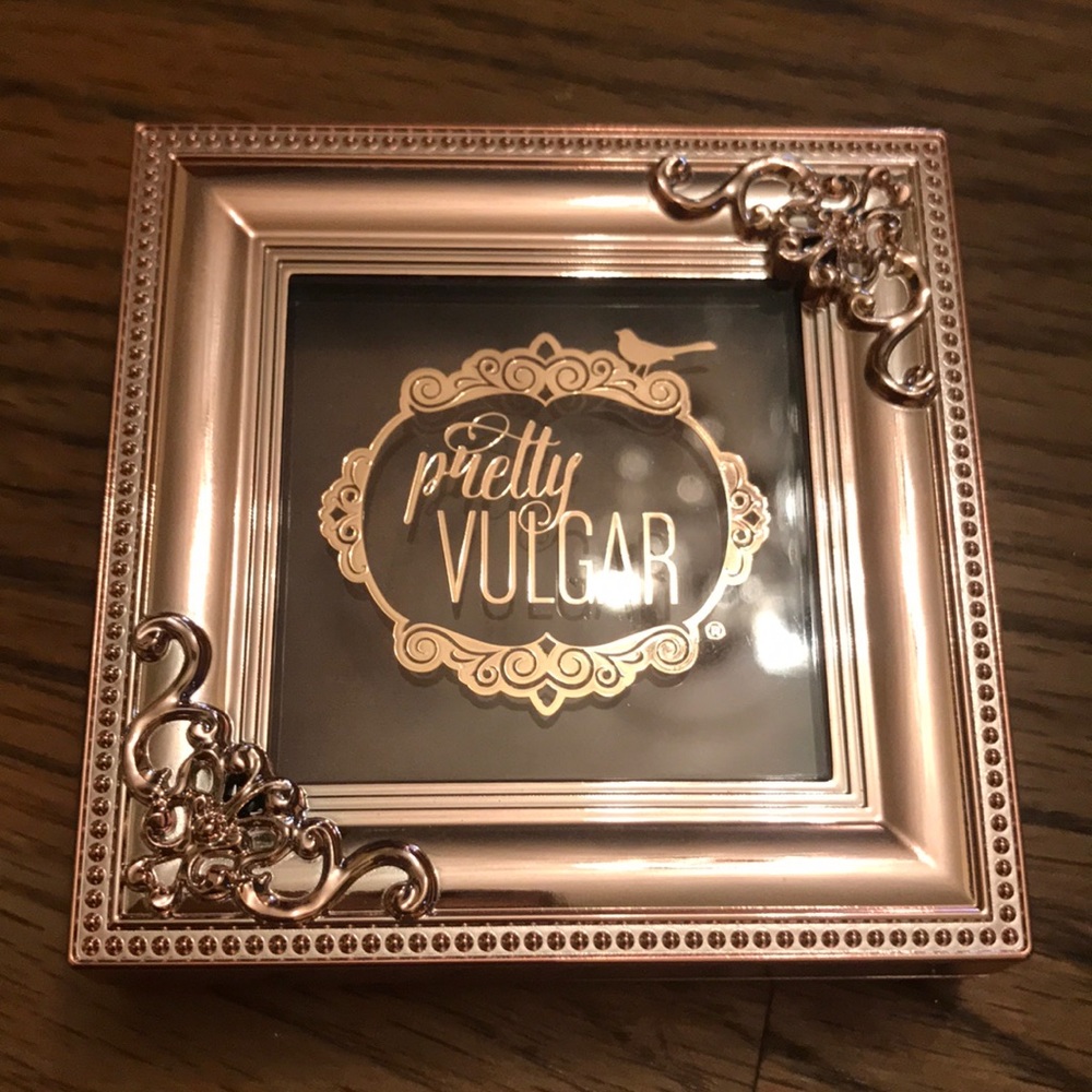 Pretty Vulgar Bronzer in 113