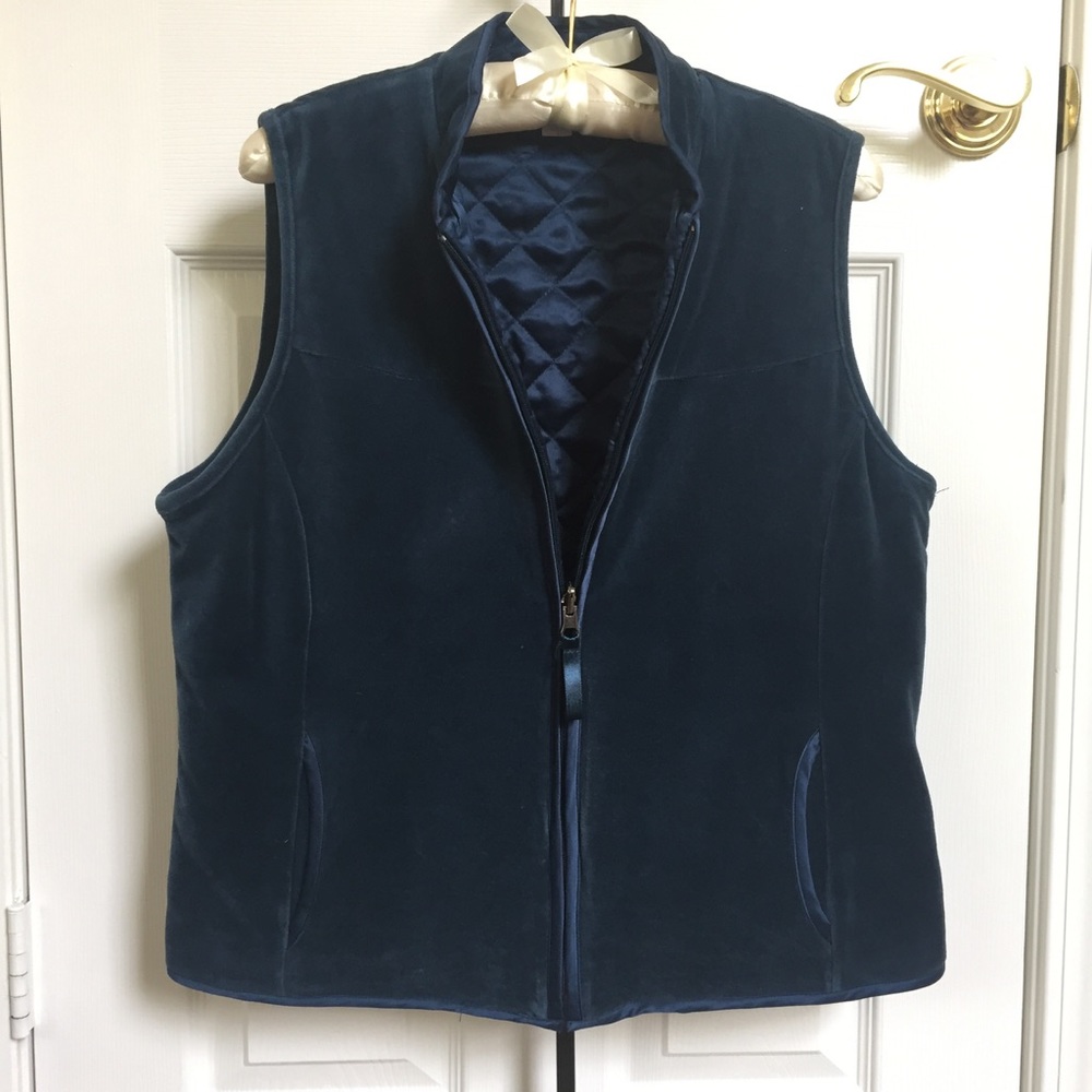 Charter Club Velvet Vest 💙