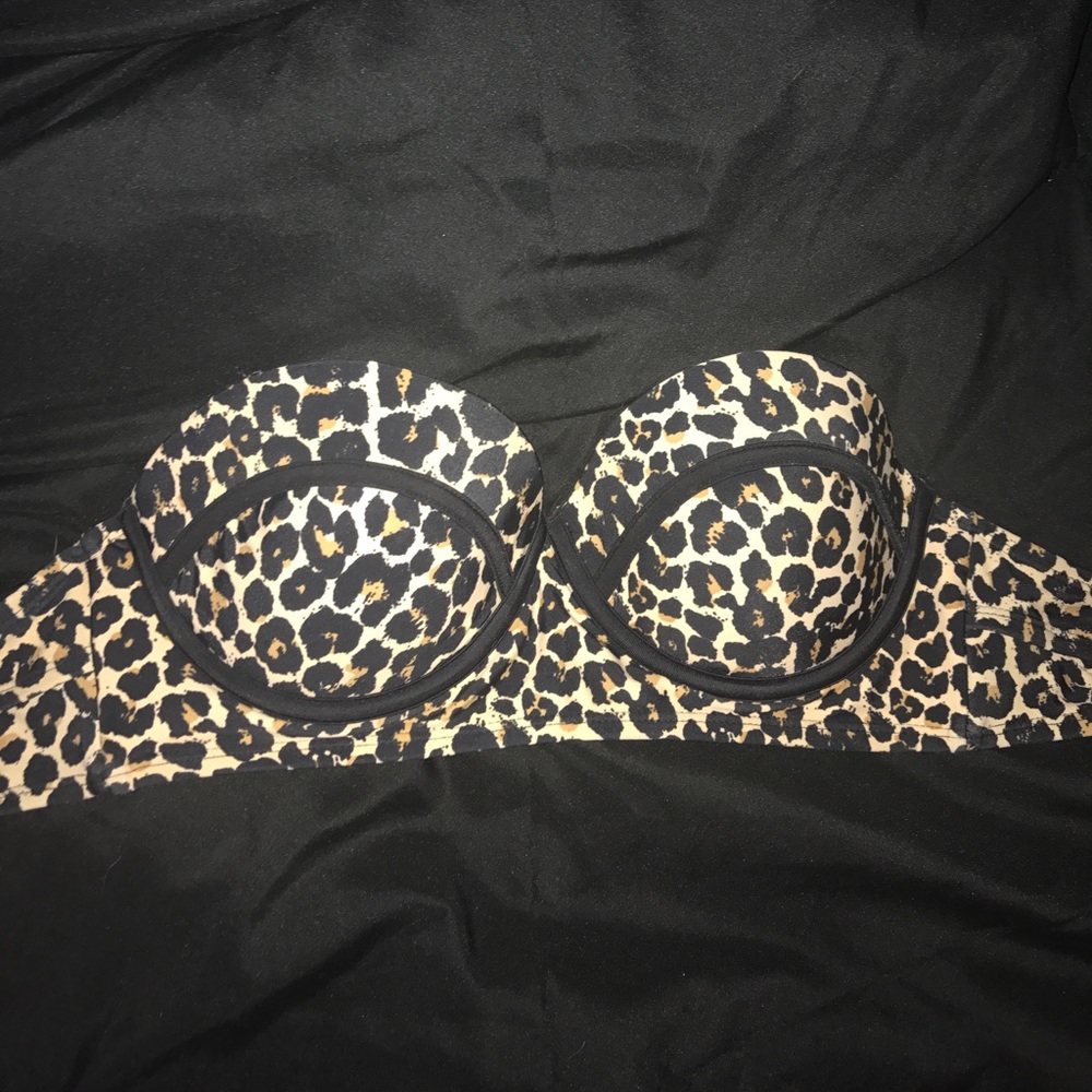 Strapless cheetah print swimsuit top