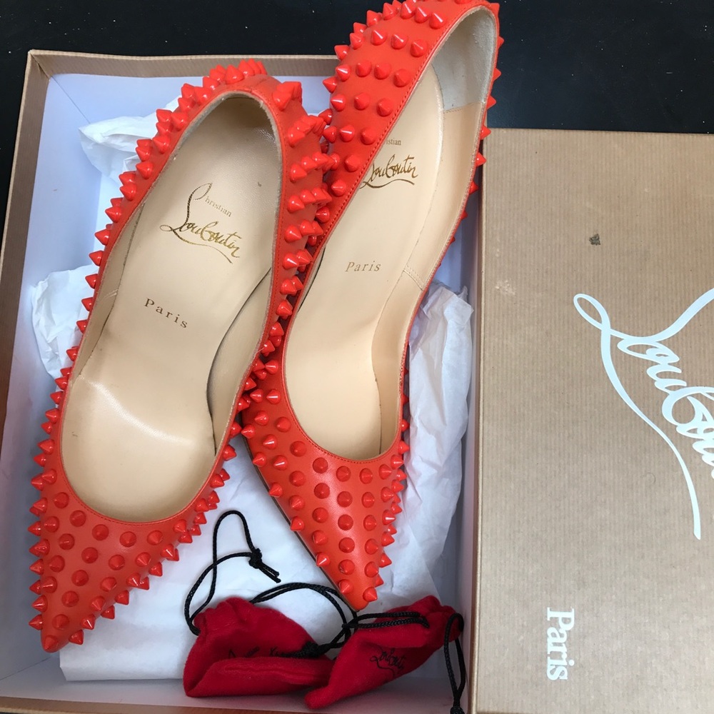 Authentic NEVER WORN Pigalle Spike 120