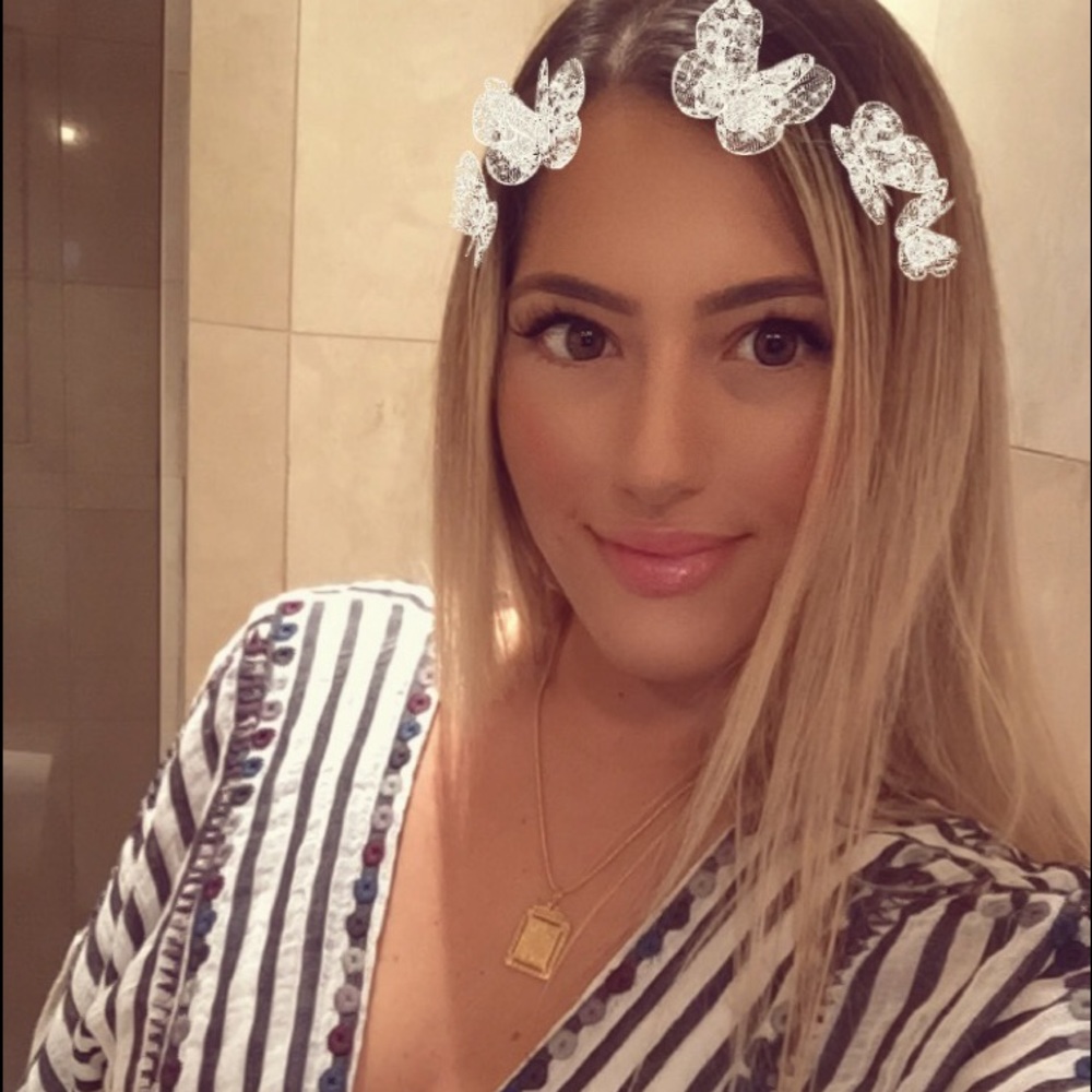 Meet your Posher, Elle