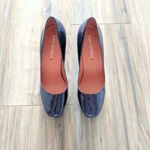 Via Spiga Pumps in Aubergine