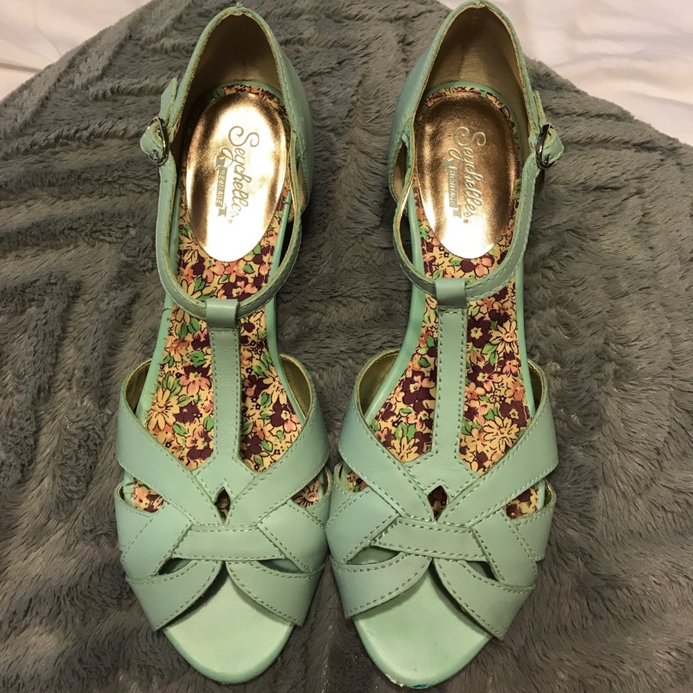 Seychelles teal heels size 8