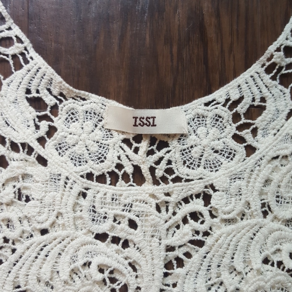 🎉SOLD🎉Beautiful lace shirt - Picture 2 of 3