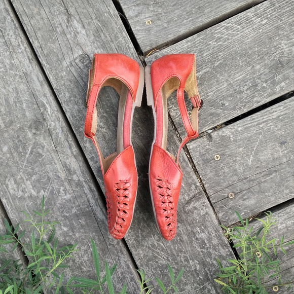 SOLD Seychelles Cayenne Huaraches Sandals Coral - Picture 4 of 6