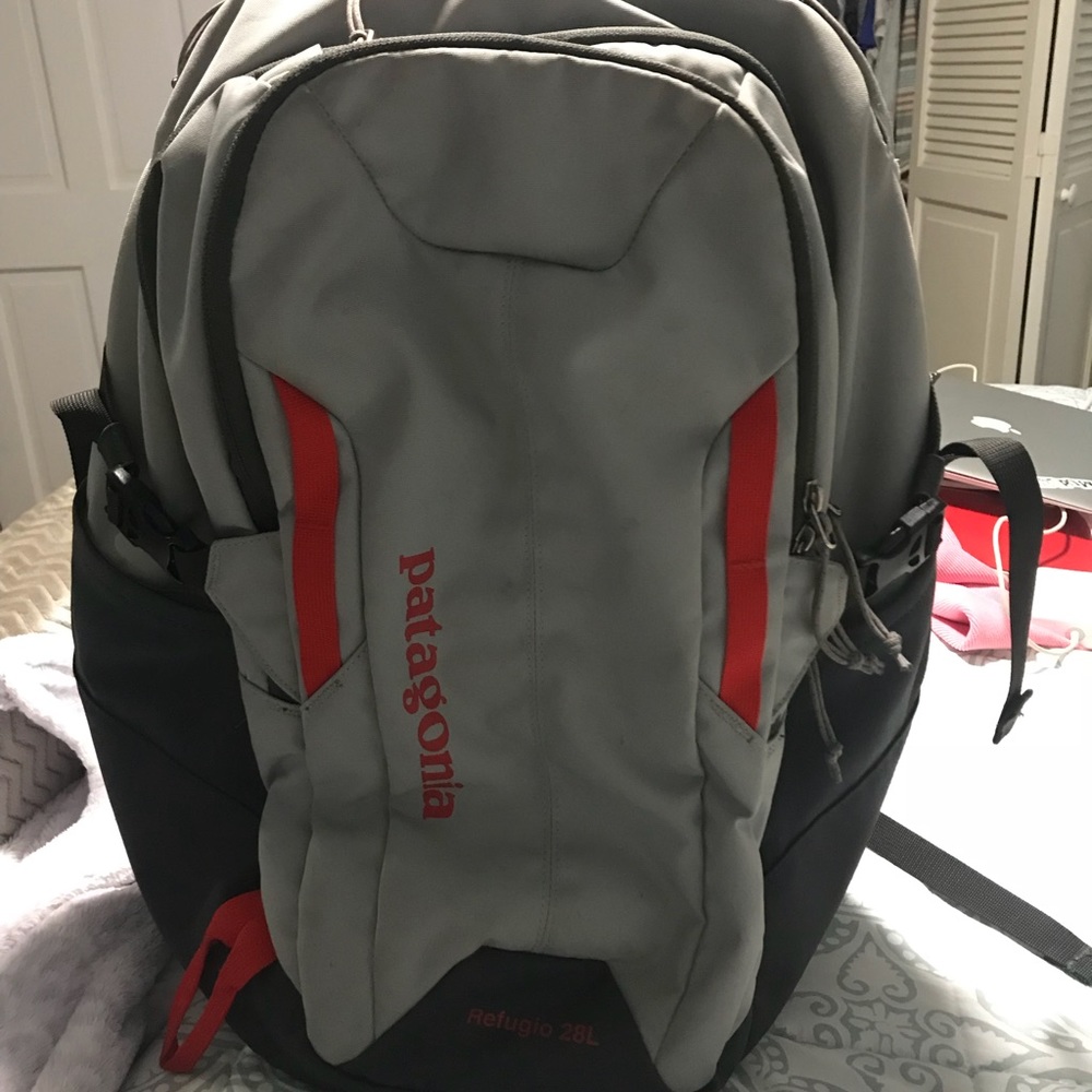 Patagonia Refugio 28L backpack
