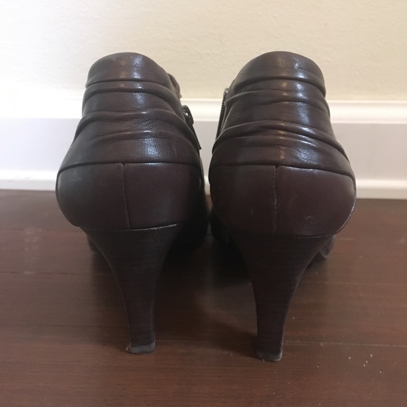 Brown leather booties - Picture 2 of 4