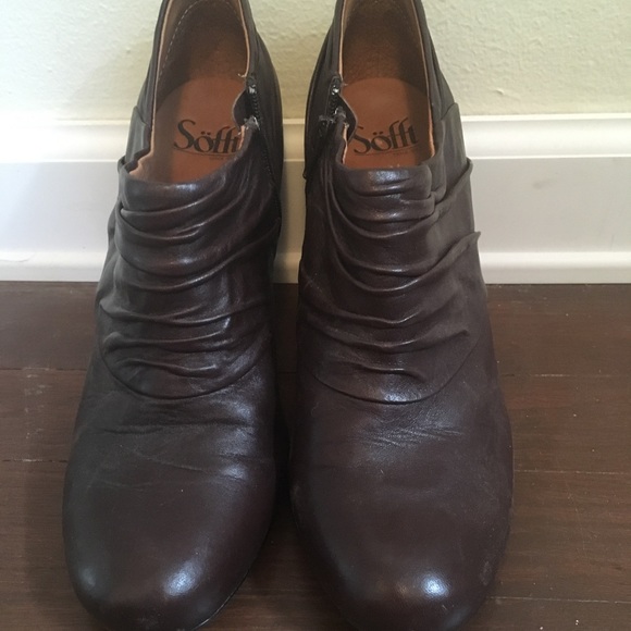 Brown leather booties - Picture 3 of 4