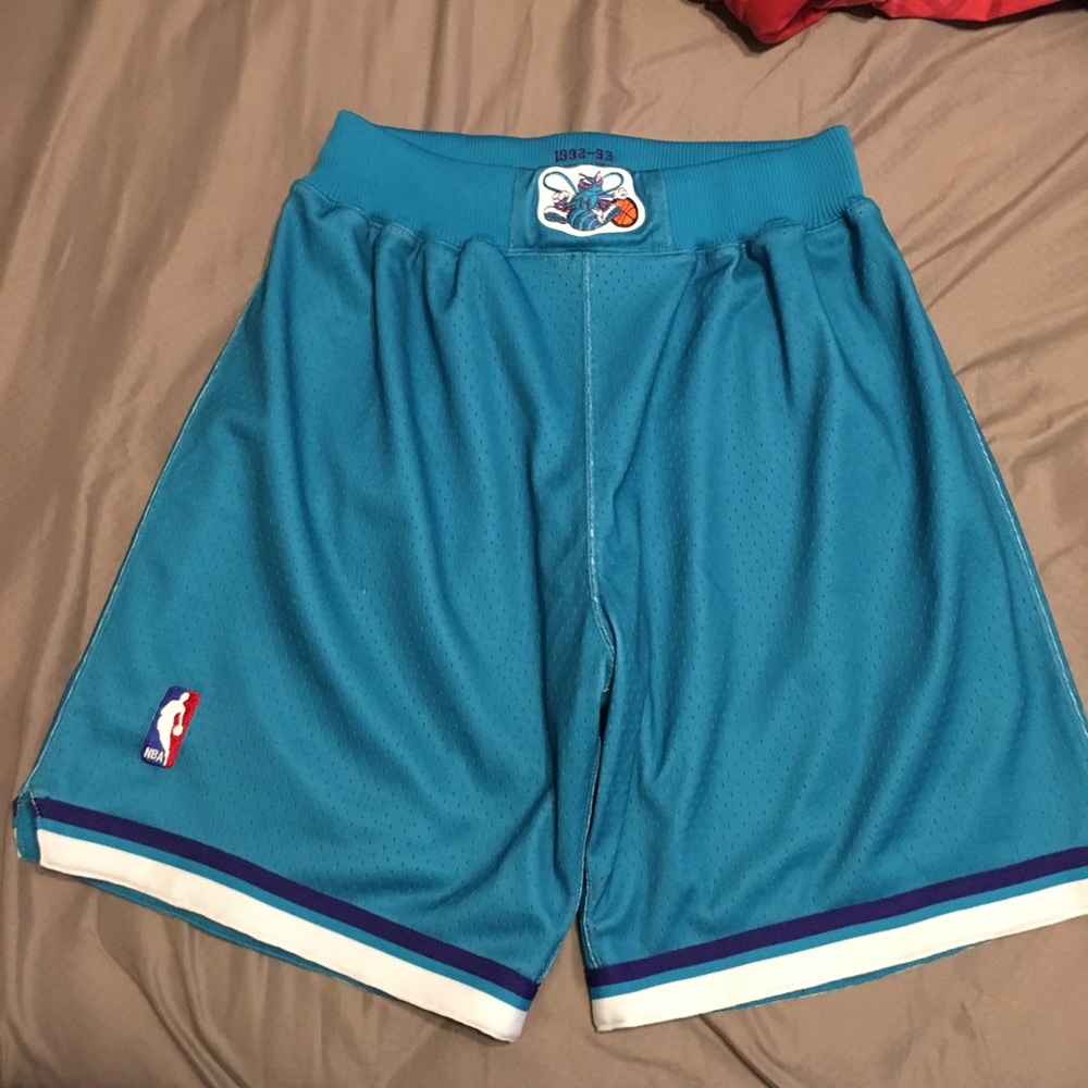 Mitchell and ness Charlotte Hornets shorts
