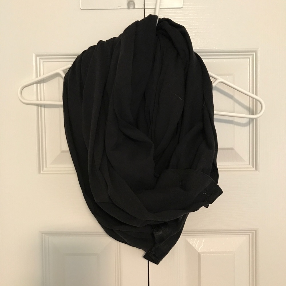 Lulu Lemon multi-way scarf