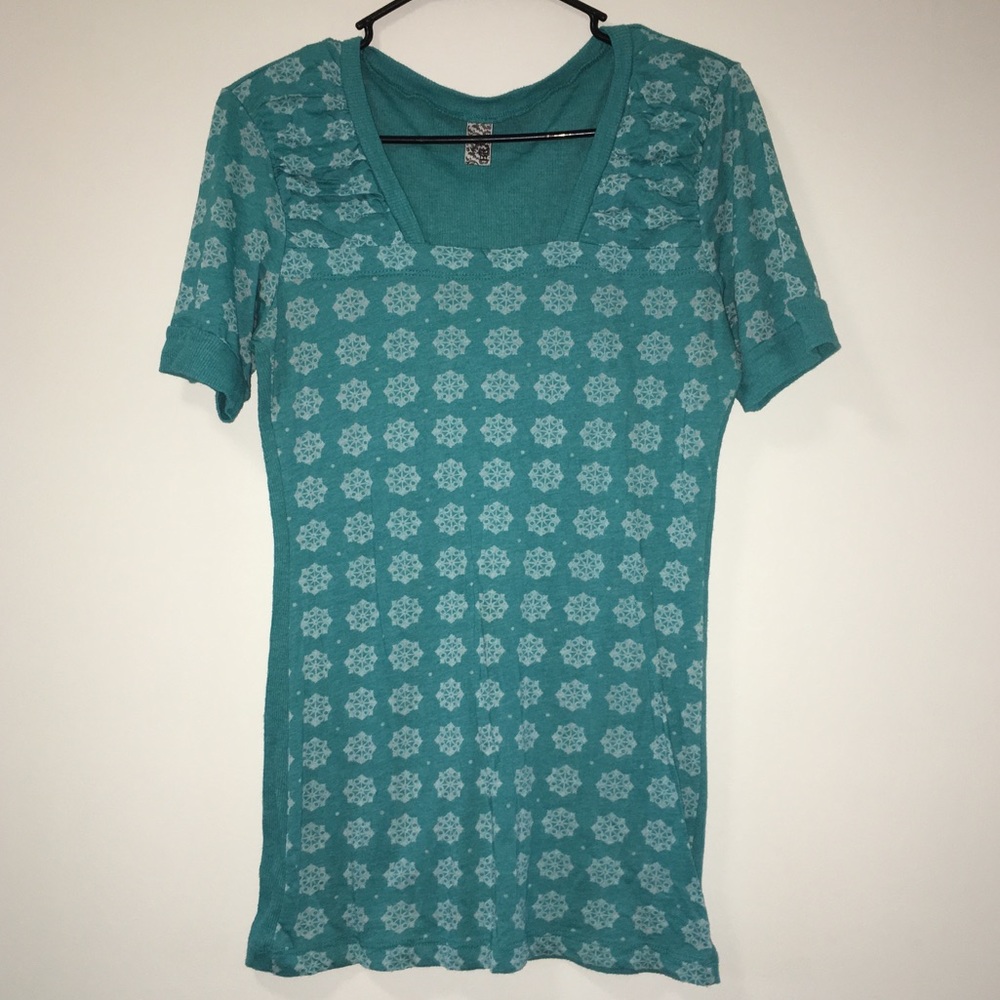 Buckle Top
