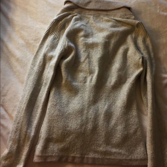 Guess wool button up cardigan - Picture 3 of 8