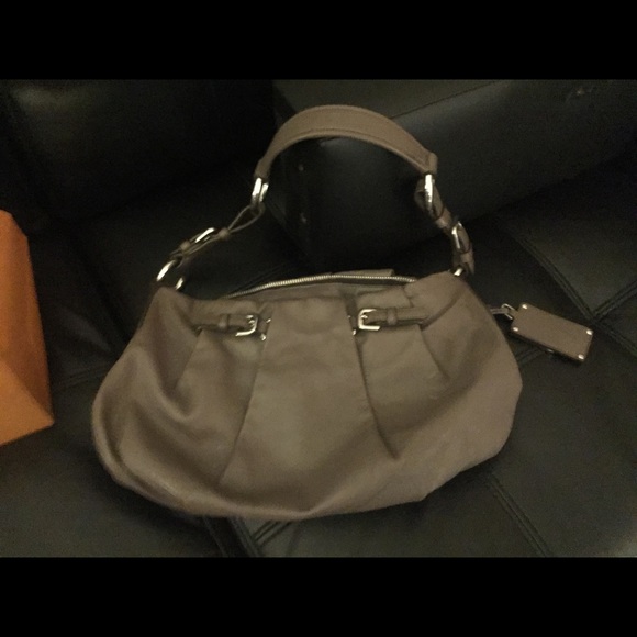 Prada flawless hobo bag 100% authentic paid 600 - Picture 3 of 6
