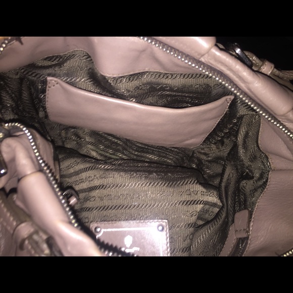 Prada flawless hobo bag 100% authentic paid 600 - Picture 6 of 6