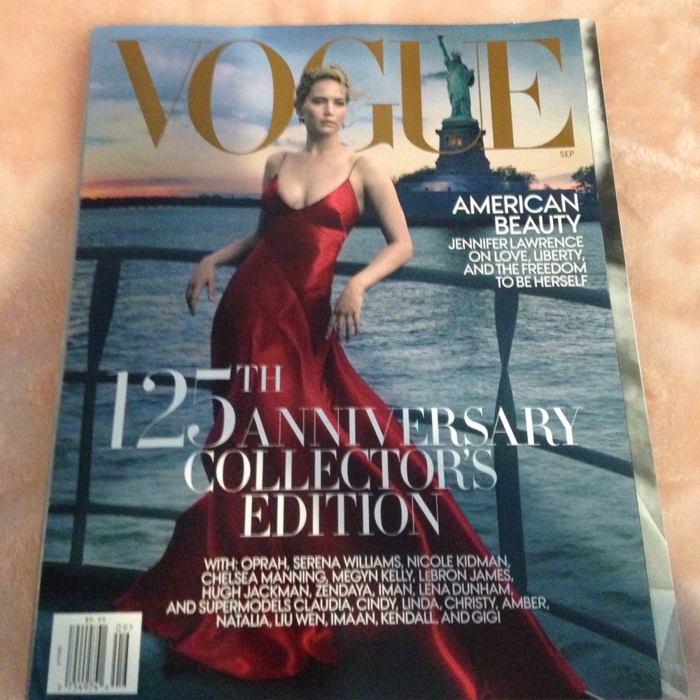 SOLD Vogue tote and 125th collectors edition - Picture 4 of 4