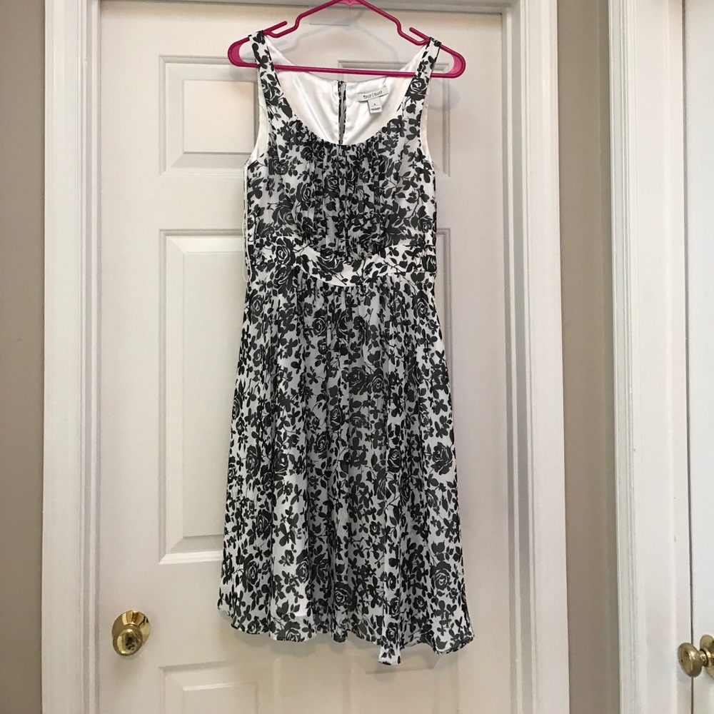 Size 8 White House Black Market dress