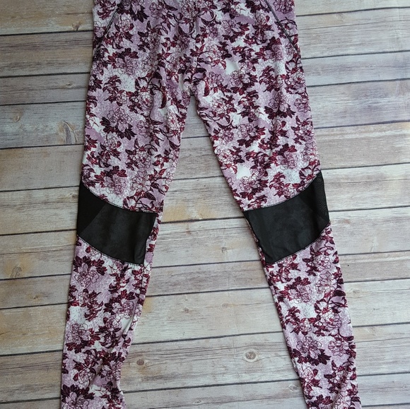 Workout Leggings - Picture 2 of 4