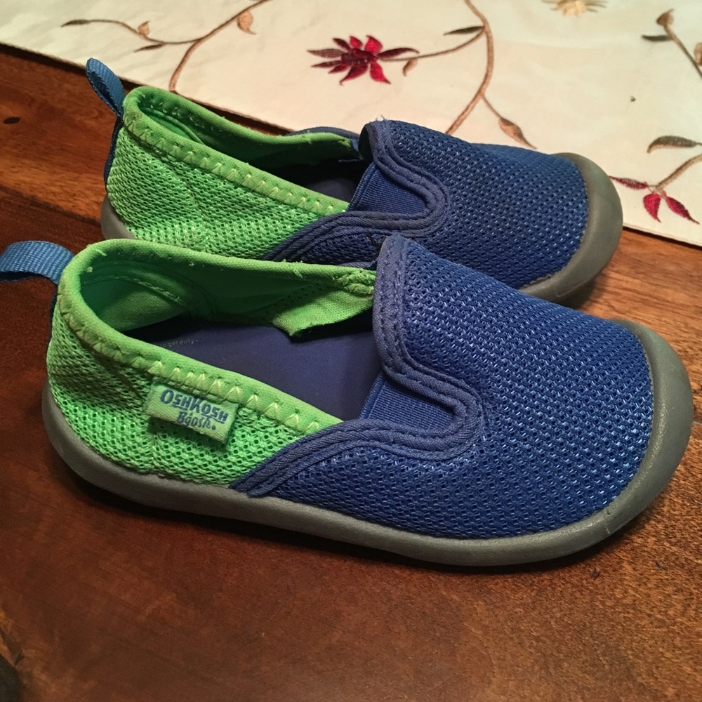 Toddler water shoes