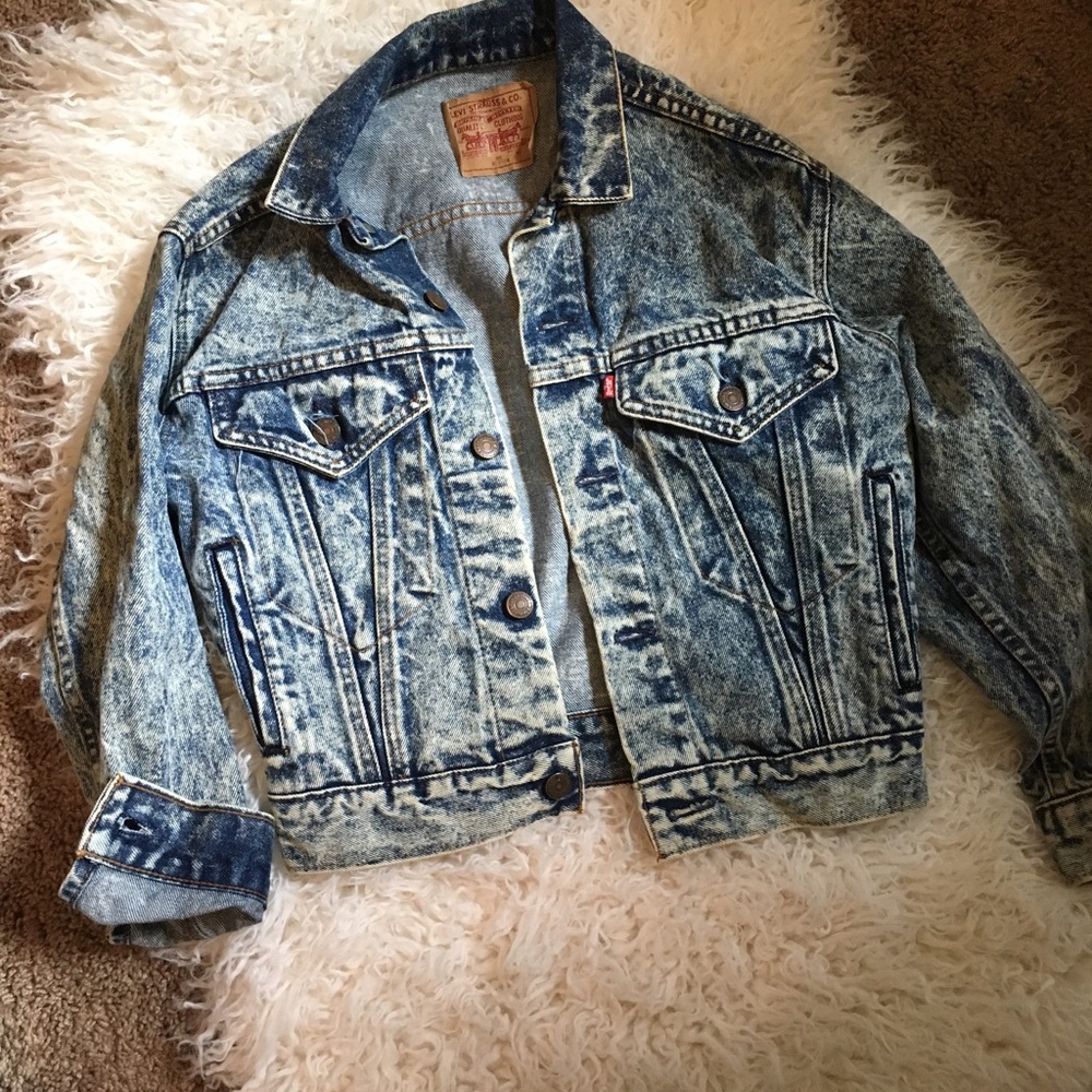 VINTAGE Levi's Denim jacket!