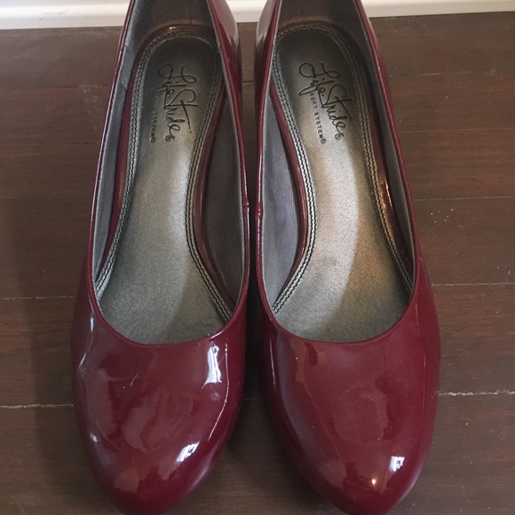 Red patent leather pumps - Picture 2 of 4