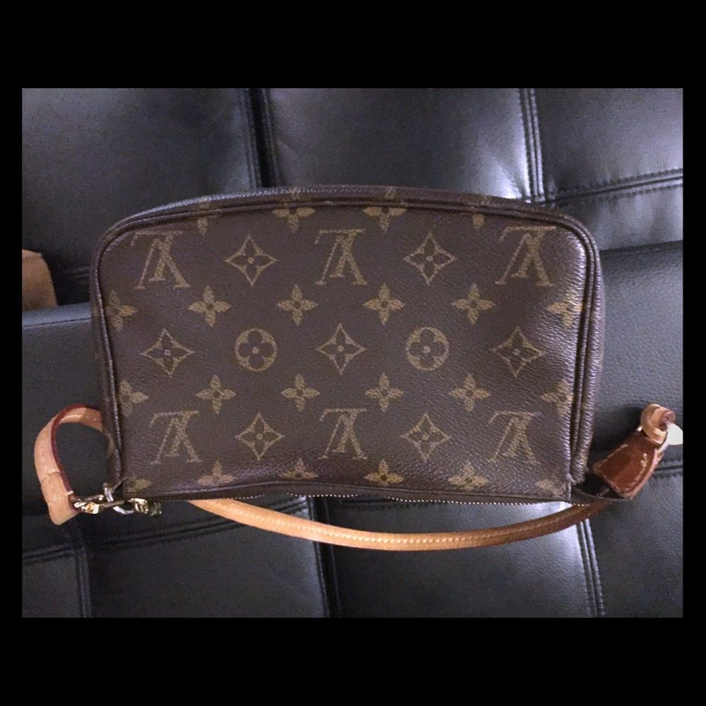Real Louis Vuitton monogram Pallas clutch