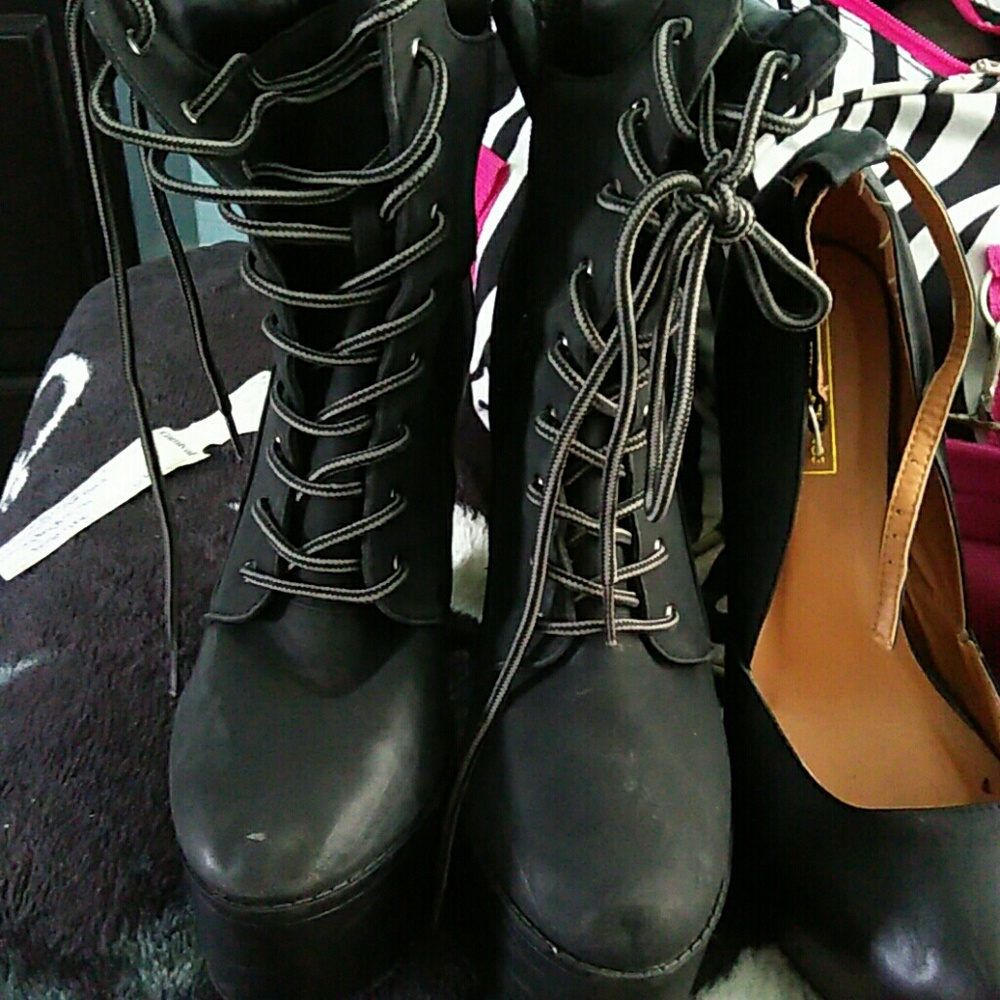 Heals - Picture 2 of 4