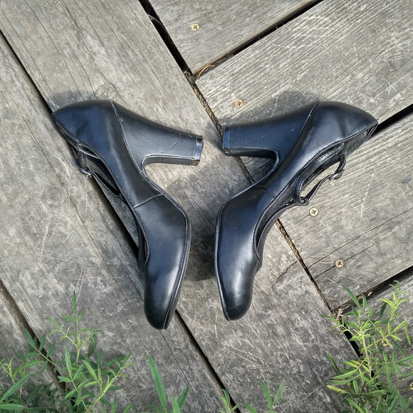 SOLD Vintage Gothic Black Pin Up Mary Jane Heels - Picture 5 of 6