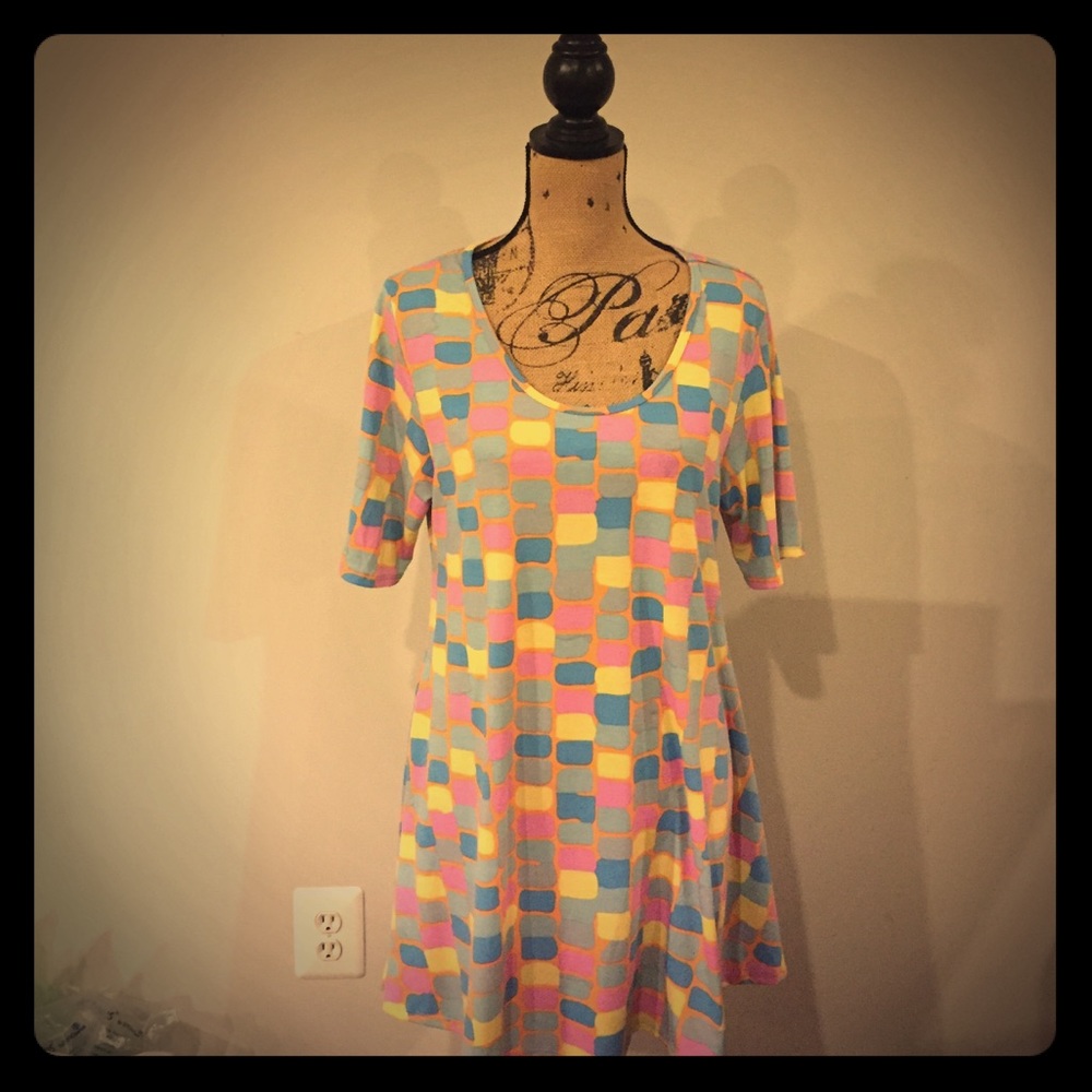 🗣LAST CALL☎️💲5️⃣Lularoe Perfect T‼️