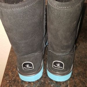 Bearpaw Payton Black / Blue Boots