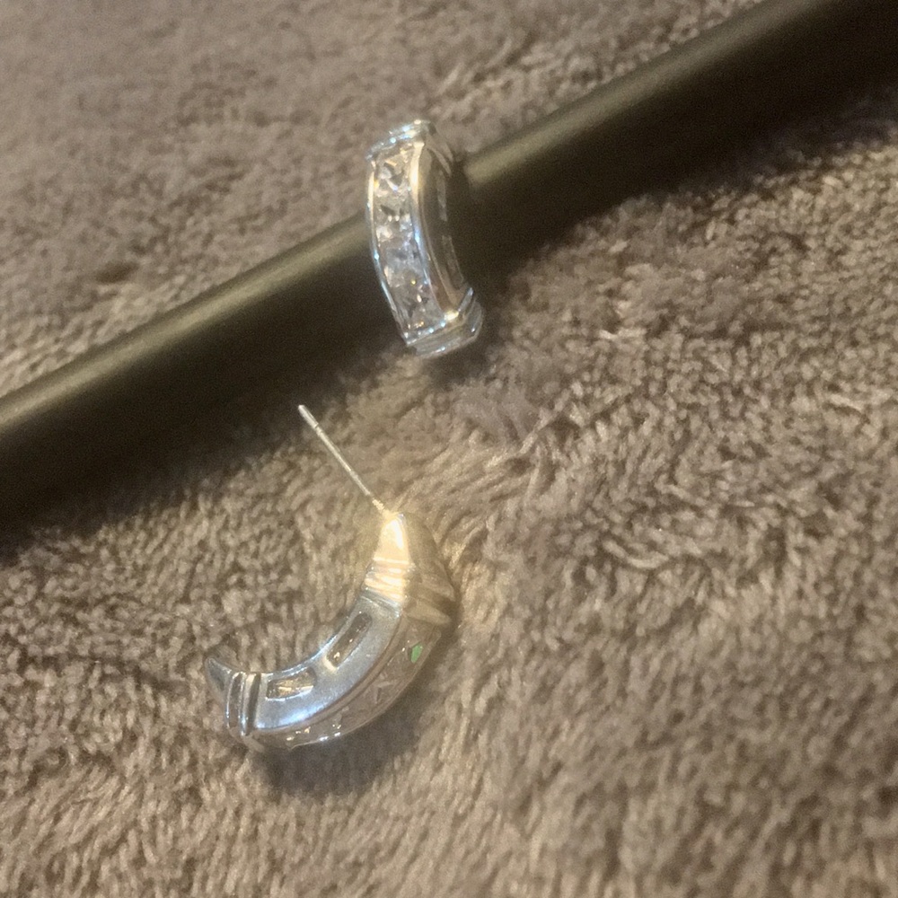 Stunning Earrings - Picture 2 of 2