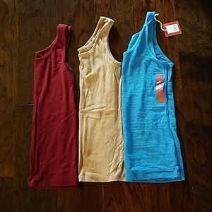 Set of 3 tank tops. All size large
