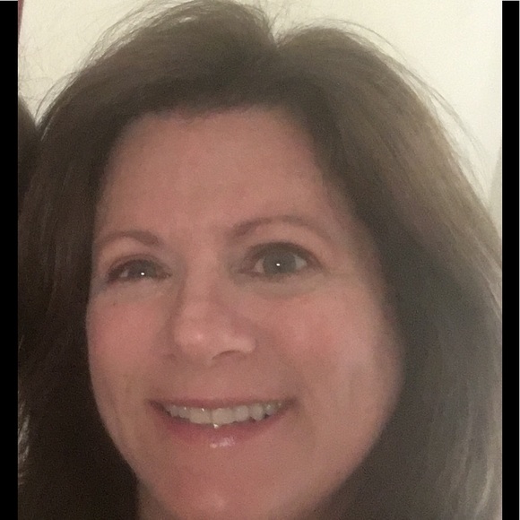 Meet your Posher, Liz - Picture 1 of 1