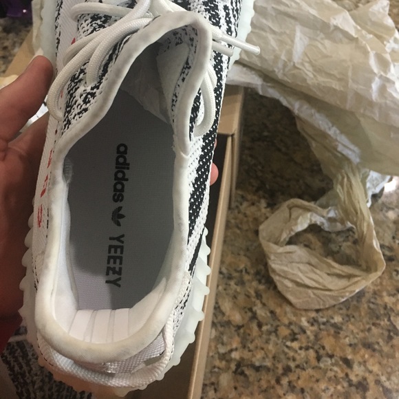 Yeezy Zebra 10.5 dead stock - Picture 5 of 8