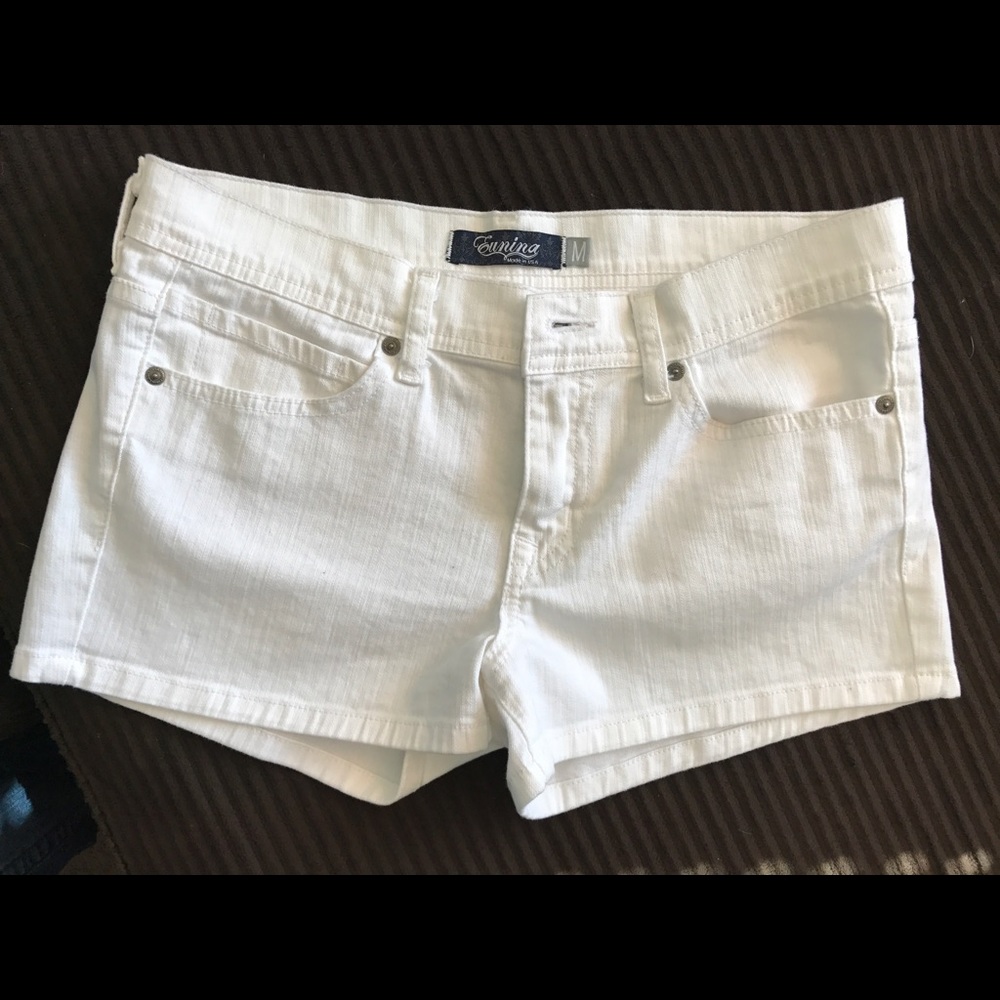 NWOT - White shorts