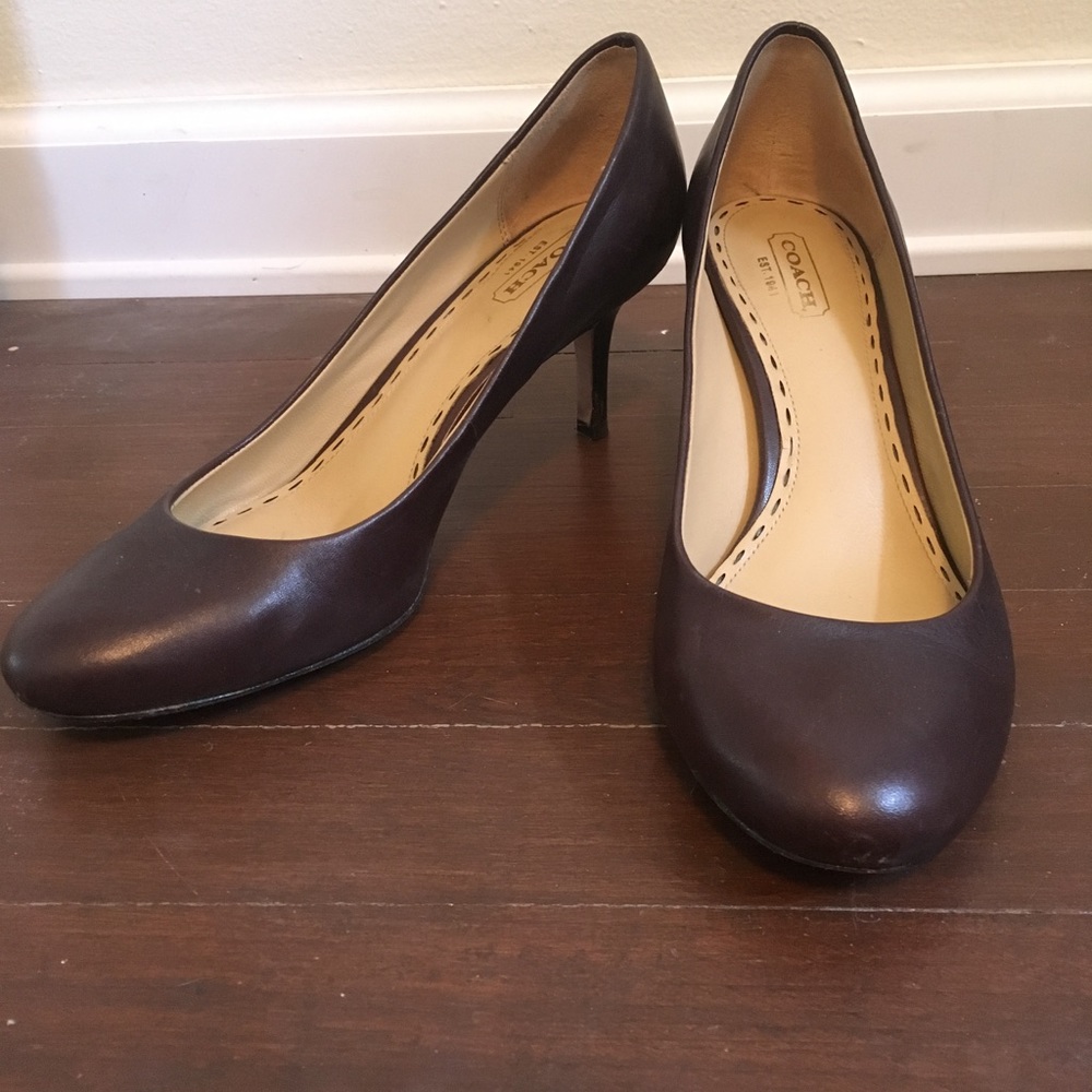 Coach brown leather pumps